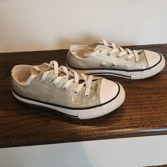 Girls Converse Sneakers Silver Sparkle Glitter Low Top All Star Size 2 EUC - Picture 3 of 8
